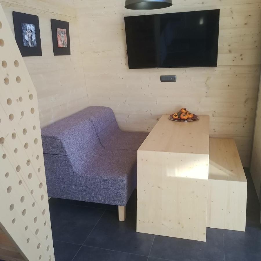 MAXI SONCE, Odprte vasi Villa Prvacina Buitenkant foto